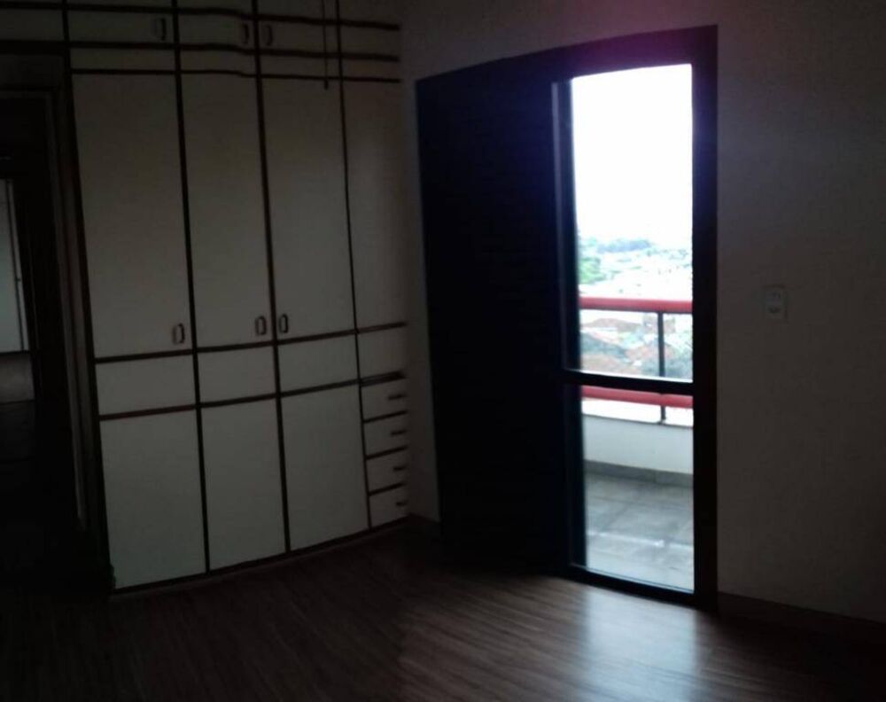Apartamento à venda com 3 quartos, 147m² - Foto 2