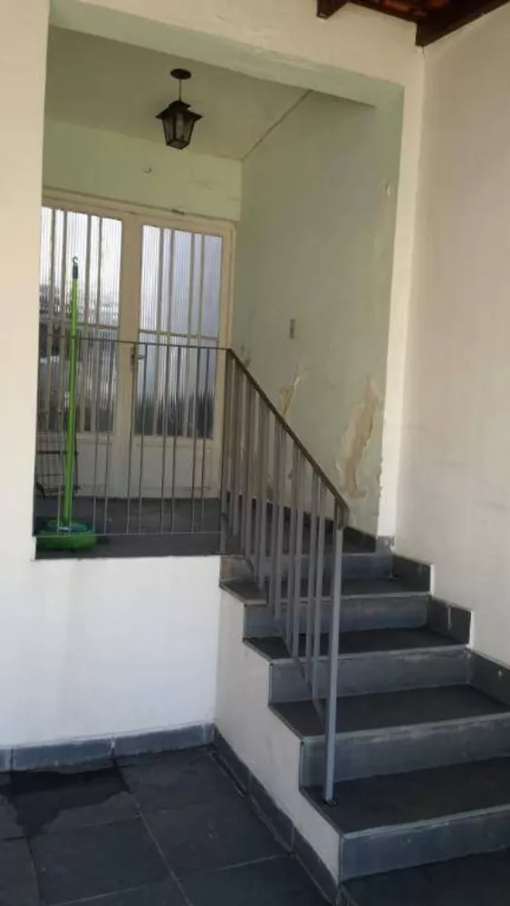 Sobrado à venda com 2 quartos, 210m² - Foto 3