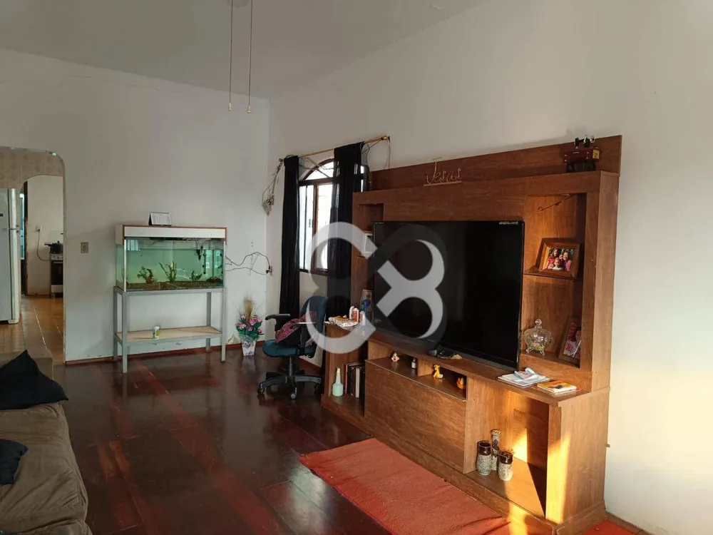 Casa, 3 quartos, 270 m² - Foto 2