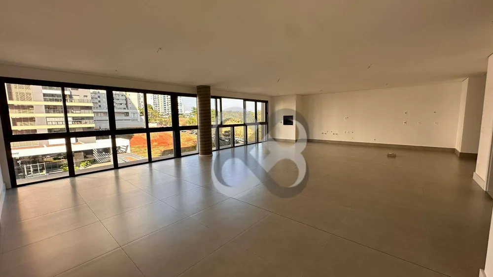 Apartamento, 3 quartos, 185 m² - Foto 1