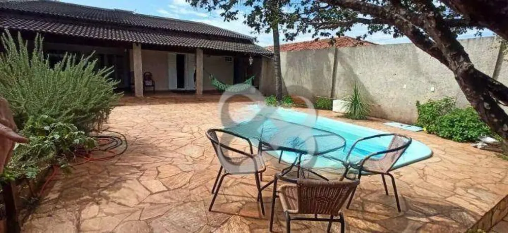 Casa, 3 quartos, 200 m² - Foto 1