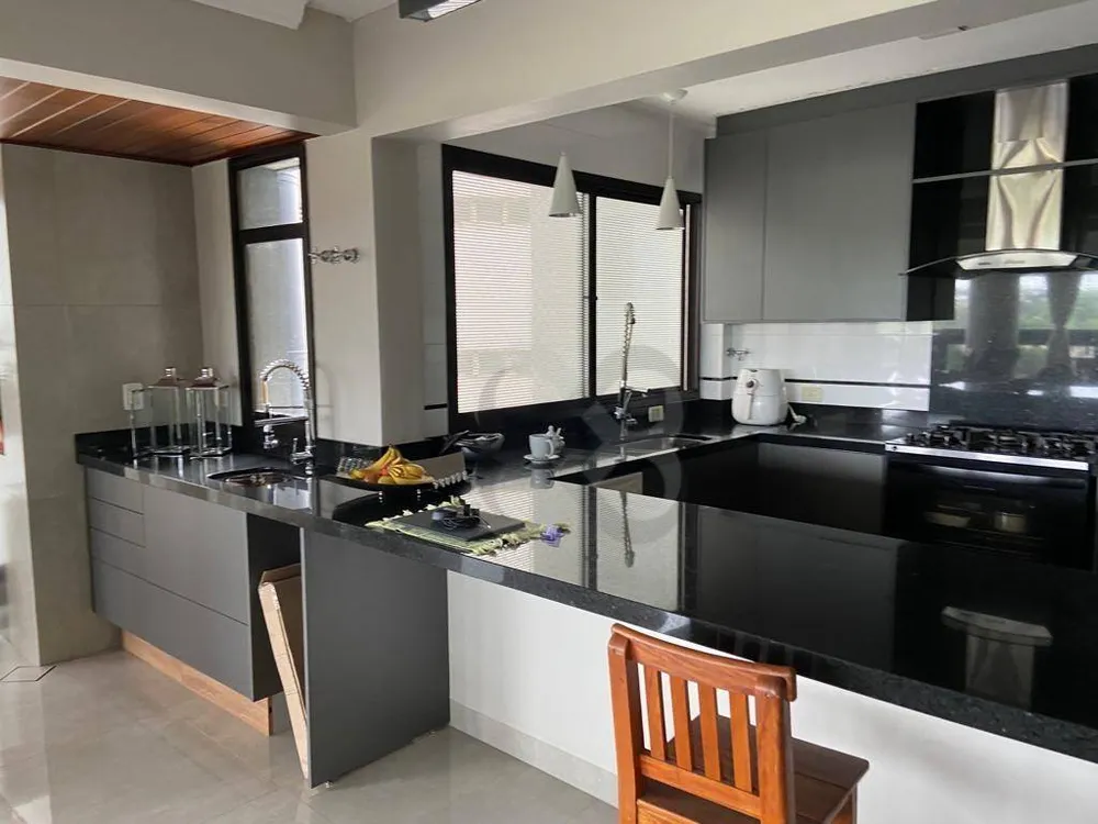 Apartamento, 3 quartos, 205 m² - Foto 4