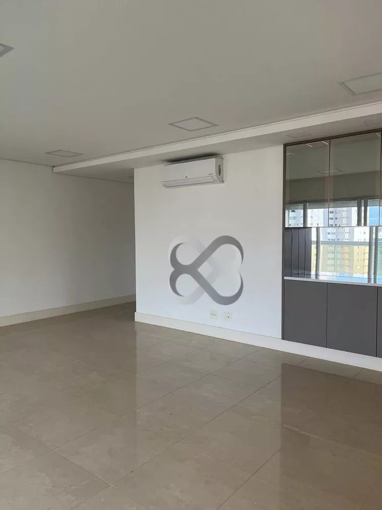 Apartamento para alugar com 3 quartos, 200m² - Foto 4