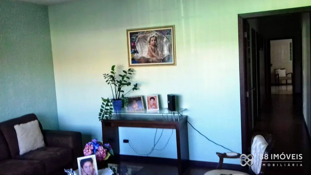 Casa, 4 quartos, 177 m² - Foto 1