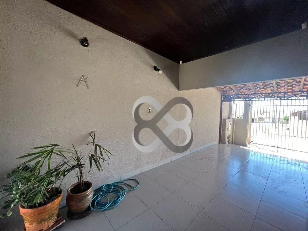 Casa à venda com 3 quartos, 200m² - Foto 3