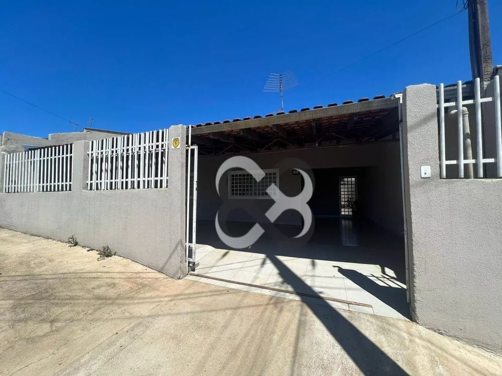 Casa à venda com 3 quartos, 200m² - Foto 2