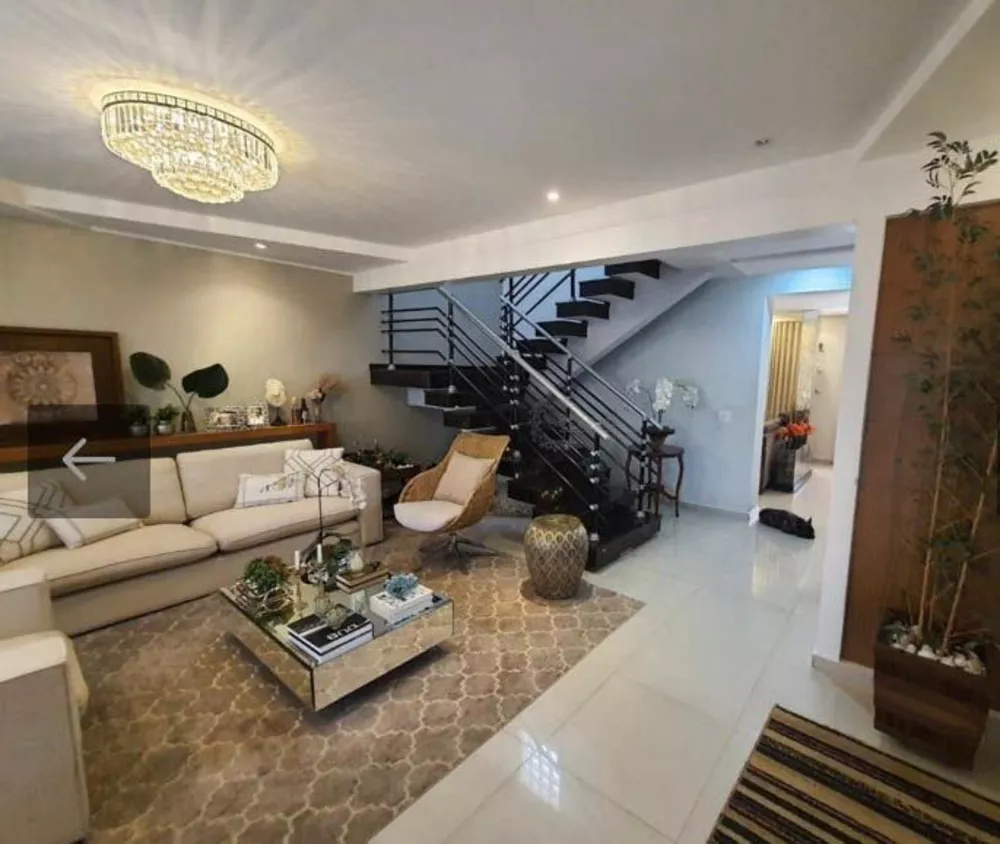 Casa de Condomínio à venda com 3 quartos, 247m² - Foto 1