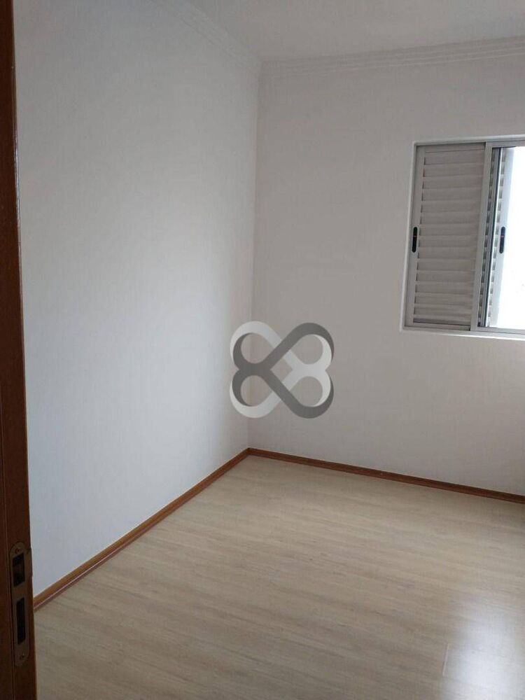 Apartamento à venda com 3 quartos, 70m² - Foto 2