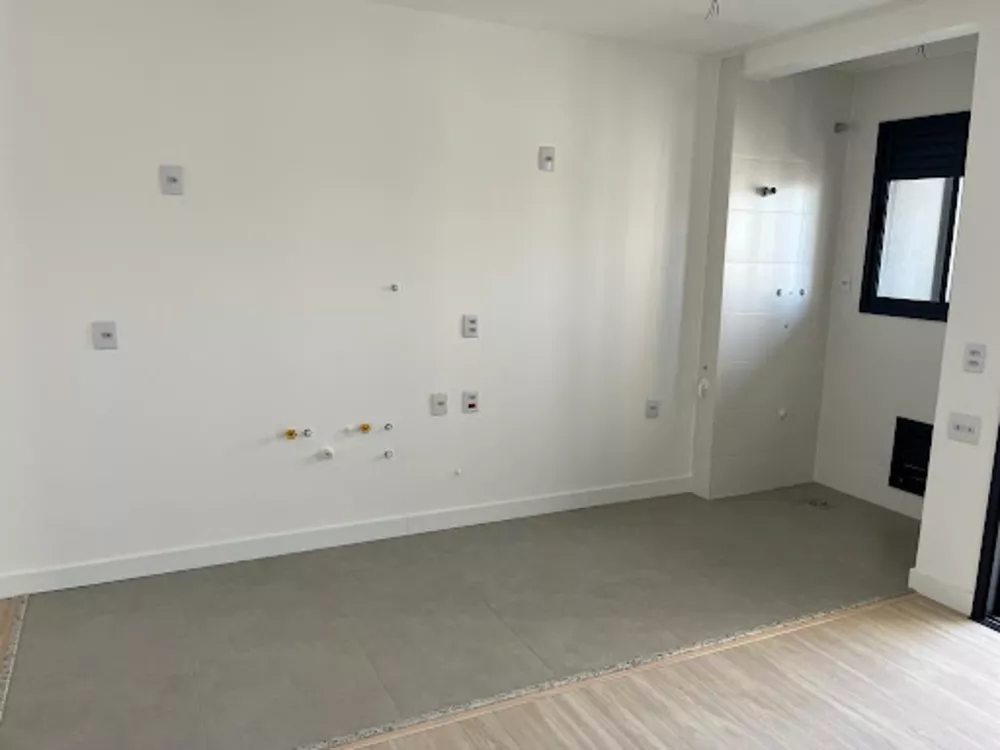 Apartamento à venda com 2 quartos, 70m² - Foto 2