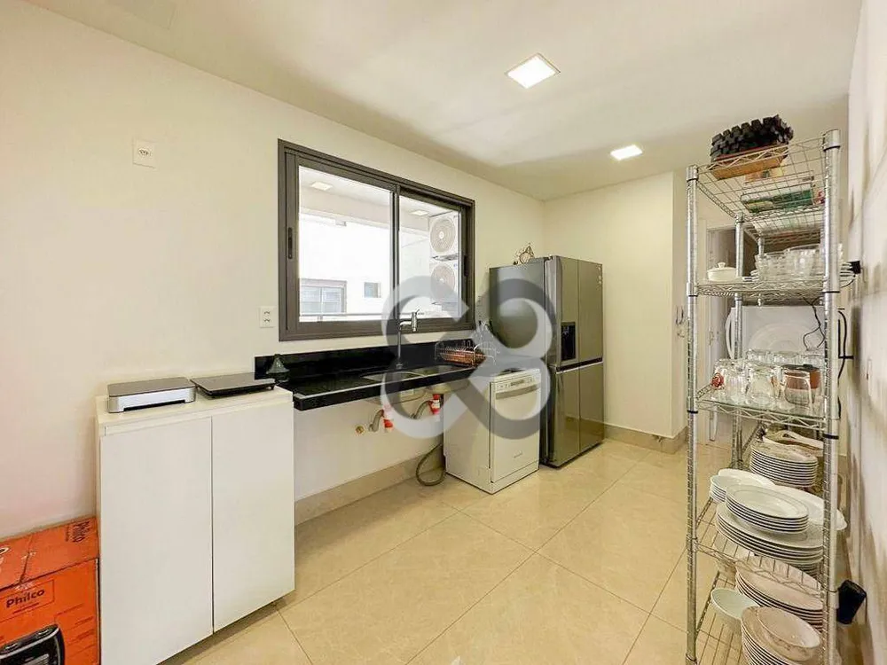 Apartamento, 3 quartos, 216 m² - Foto 2
