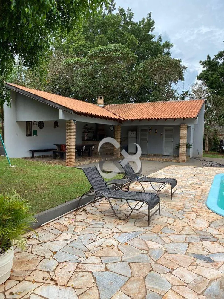 Chácara à venda com 3 quartos, 250m² - Foto 3