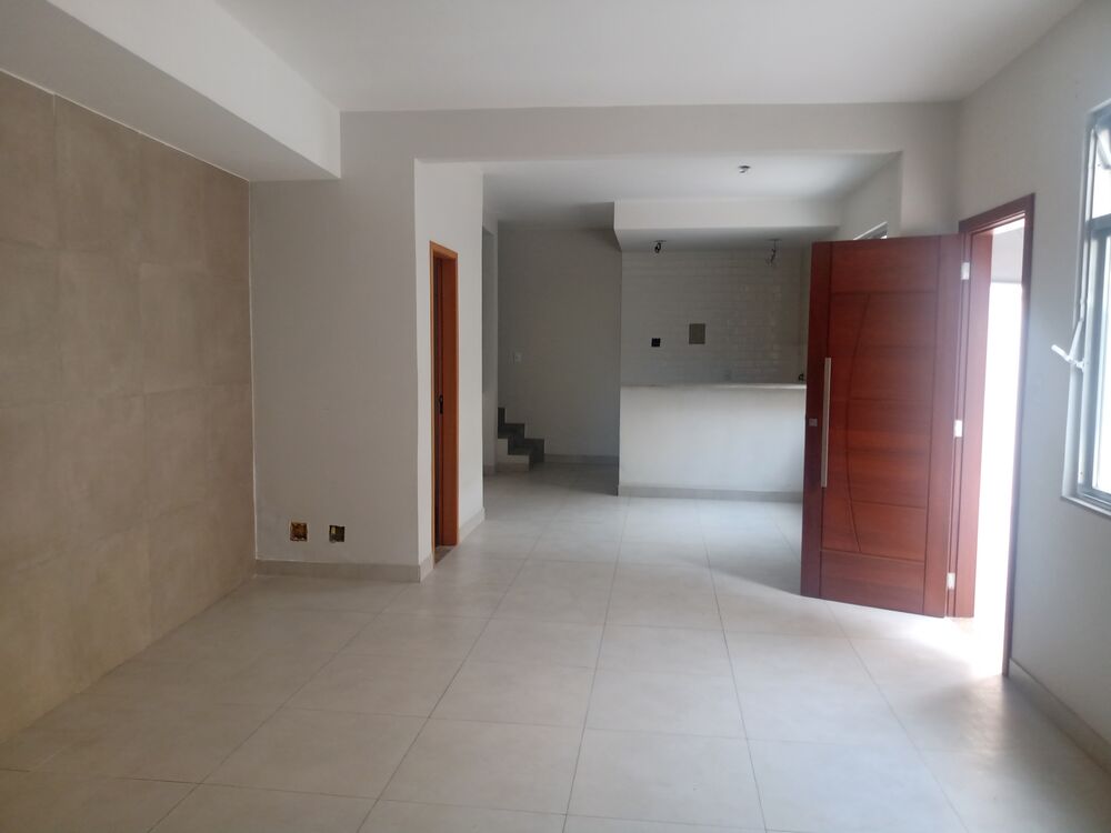 Casa à venda com 2 quartos, 110m² - Foto 3