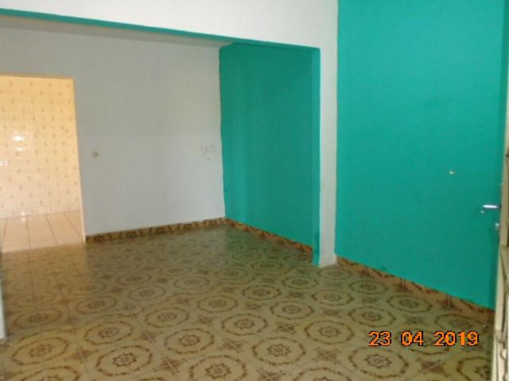 Casa à venda com 2 quartos, 70m² - Foto 1