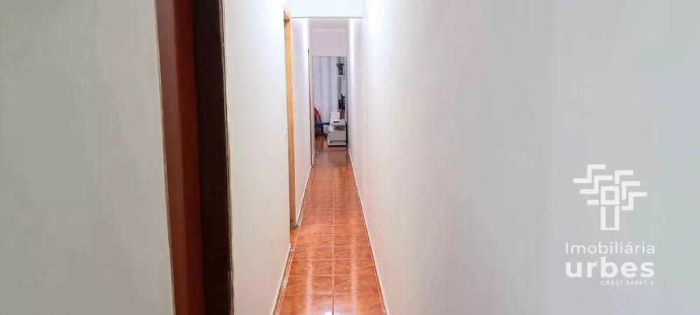 Casa à venda com 2 quartos, 110m² - Foto 2