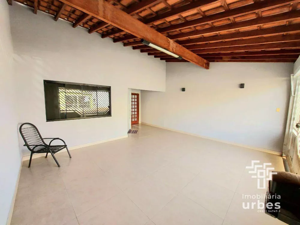 Casa à venda com 3 quartos, 170m² - Foto 4