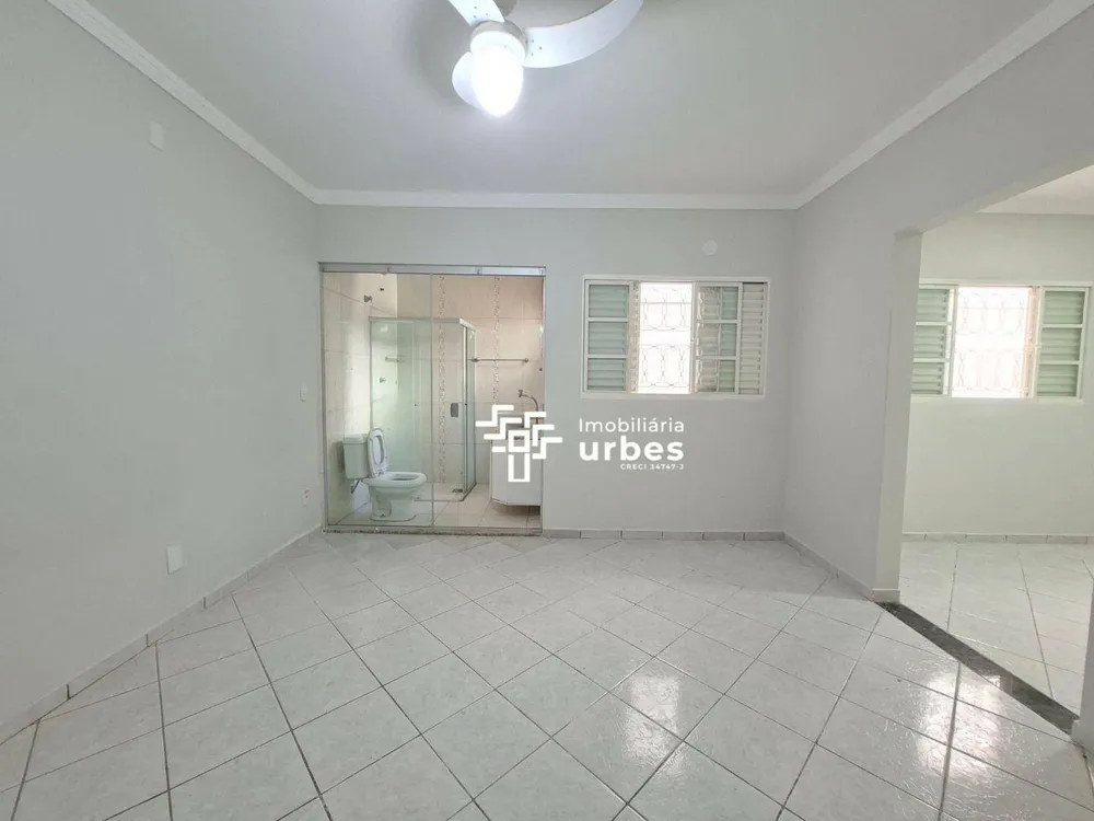 Casa, 3 quartos, 236 m² - Foto 3