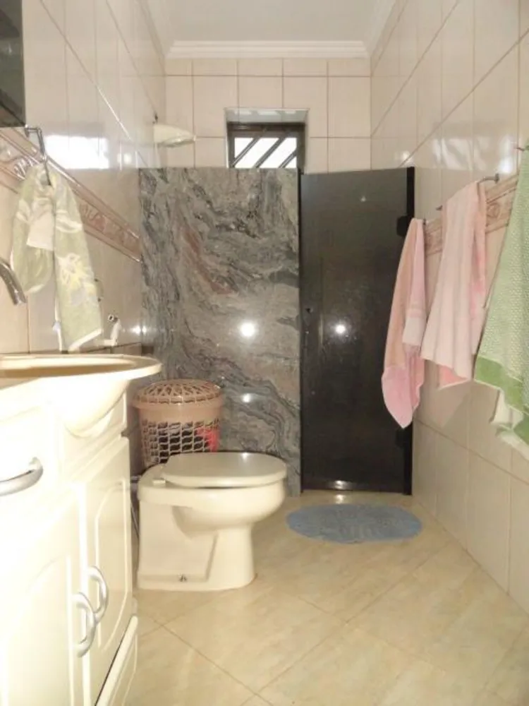 Casa, 3 quartos, 219 m² - Foto 3