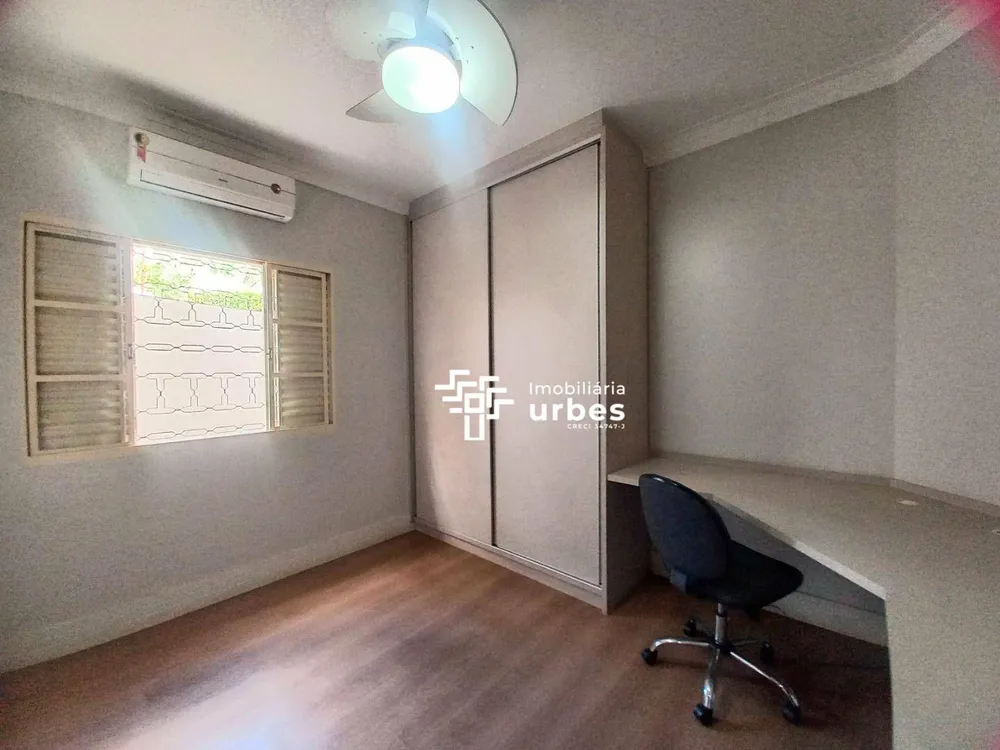 Casa, 3 quartos, 204 m² - Foto 4