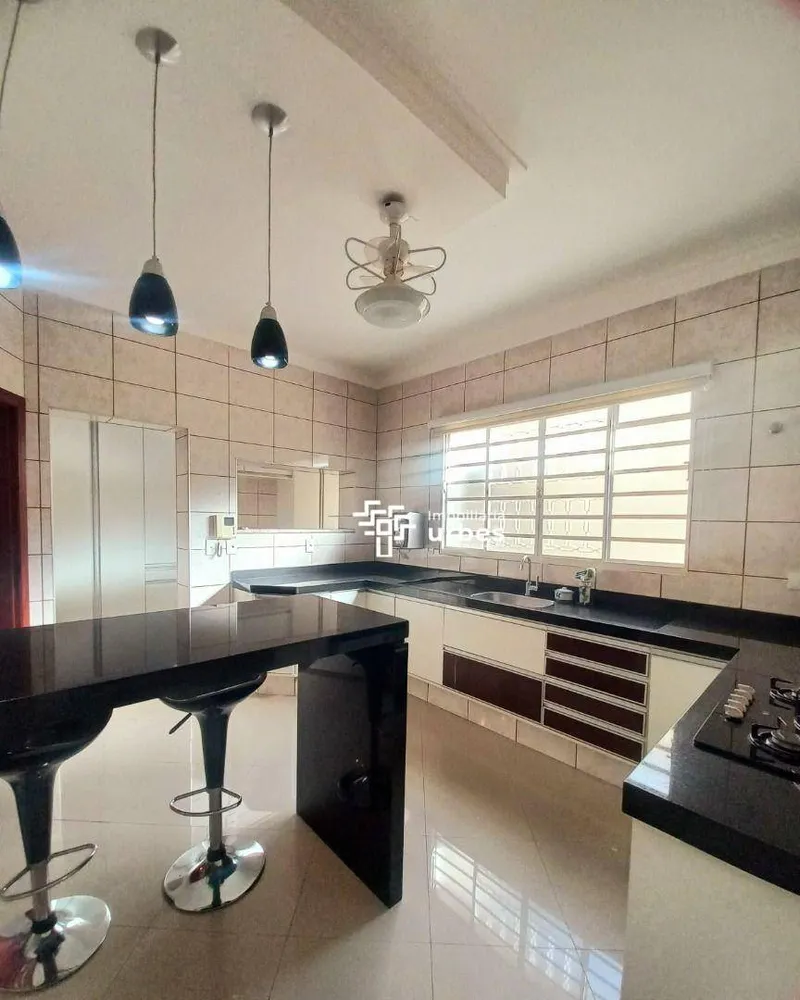 Casa, 3 quartos, 204 m² - Foto 6