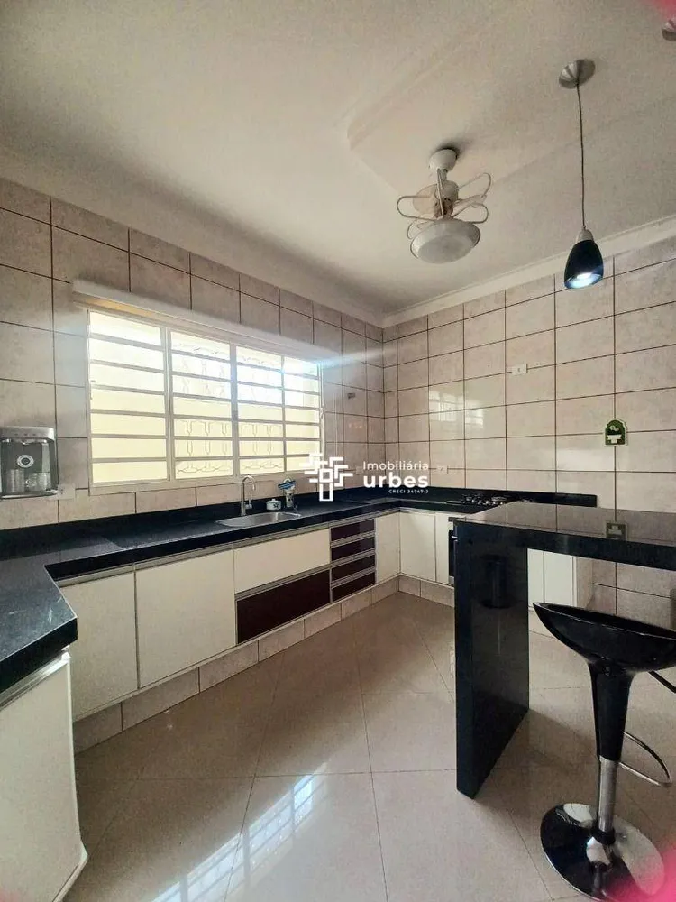 Casa, 3 quartos, 204 m² - Foto 3