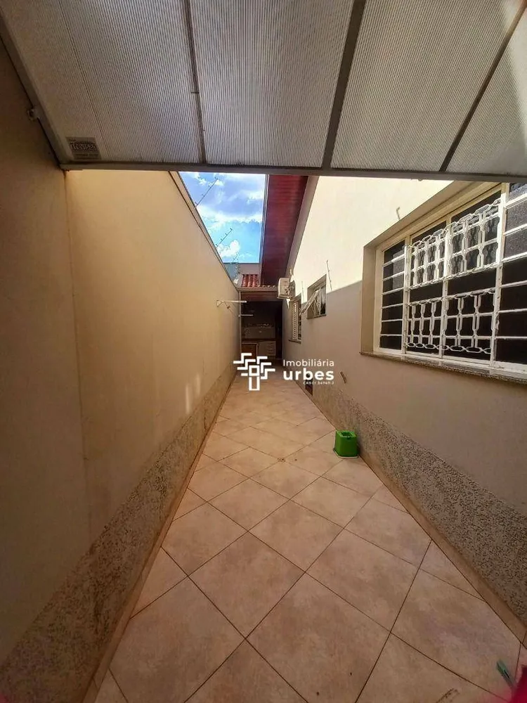 Casa, 3 quartos, 204 m² - Foto 1