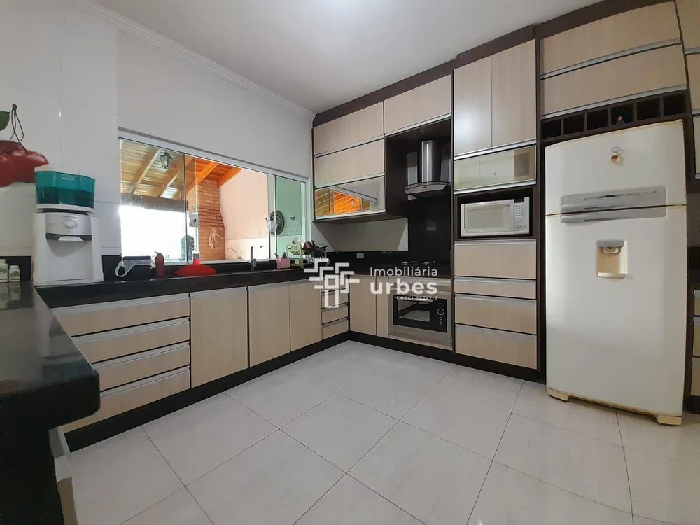 Casa, 4 quartos, 252 m² - Foto 5
