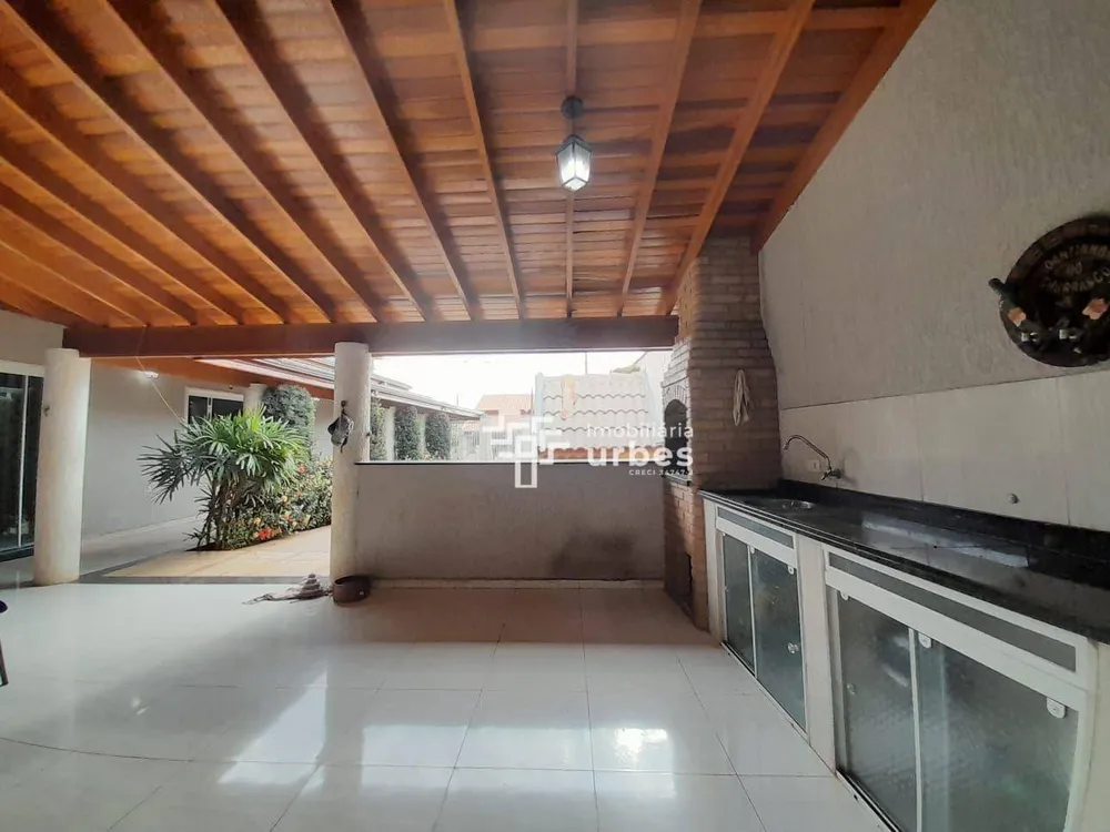 Casa, 4 quartos, 252 m² - Foto 3