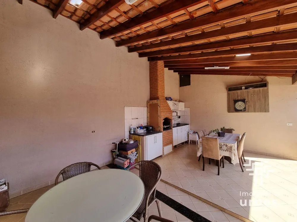 Casa, 3 quartos, 173 m² - Foto 2