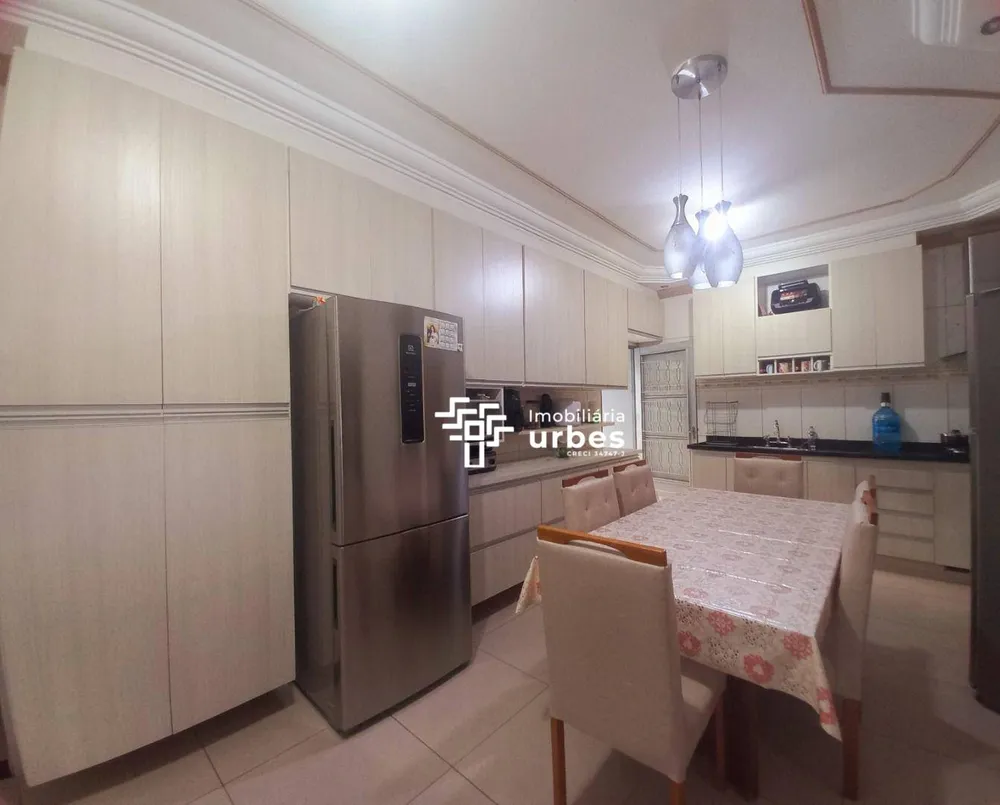 Casa, 3 quartos, 195 m² - Foto 3