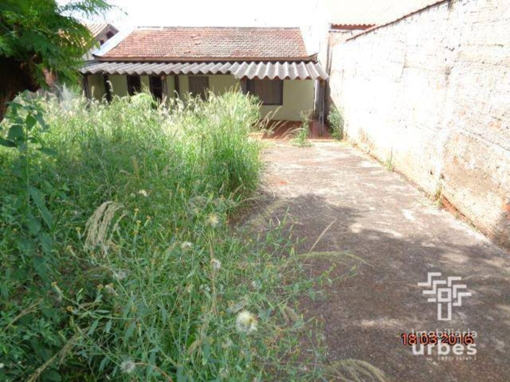 Casa à venda com 1 quarto, 70m² - Foto 2