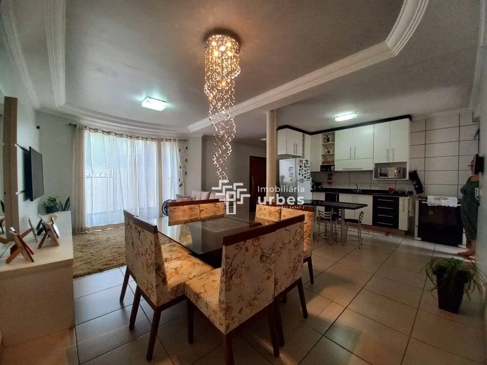 Casa, 3 quartos, 177 m² - Foto 1