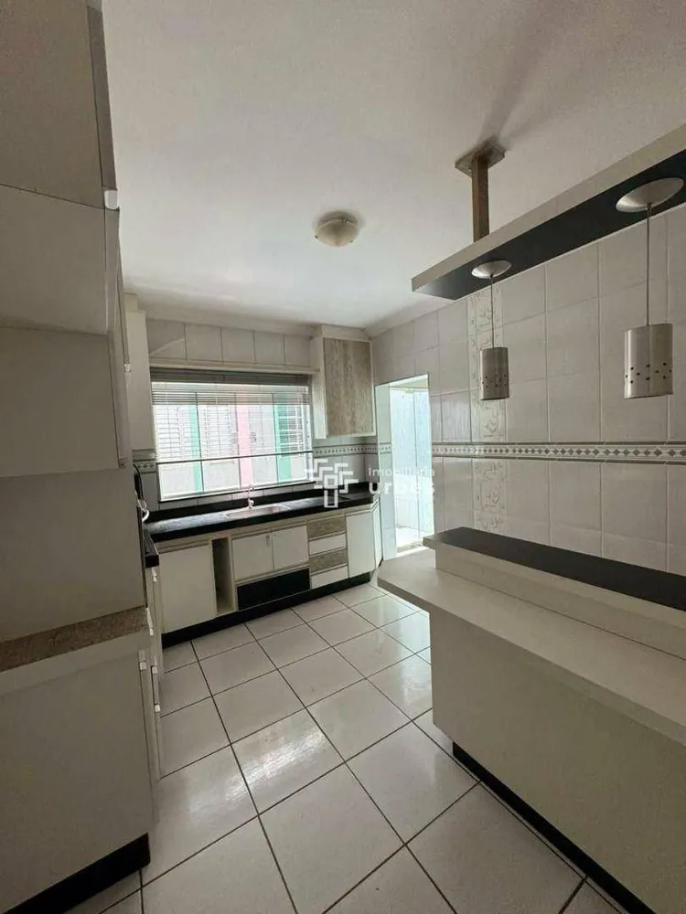 Casa, 3 quartos, 173 m² - Foto 4