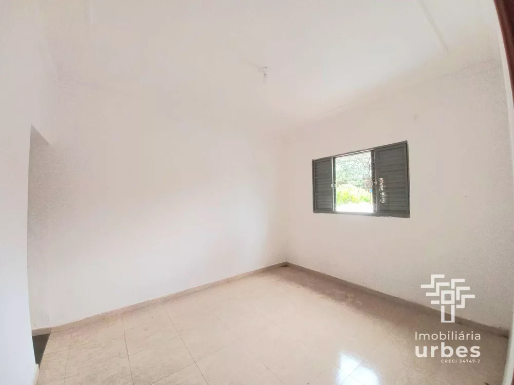 Casa à venda e aluguel com 3 quartos, 221m² - Foto 4