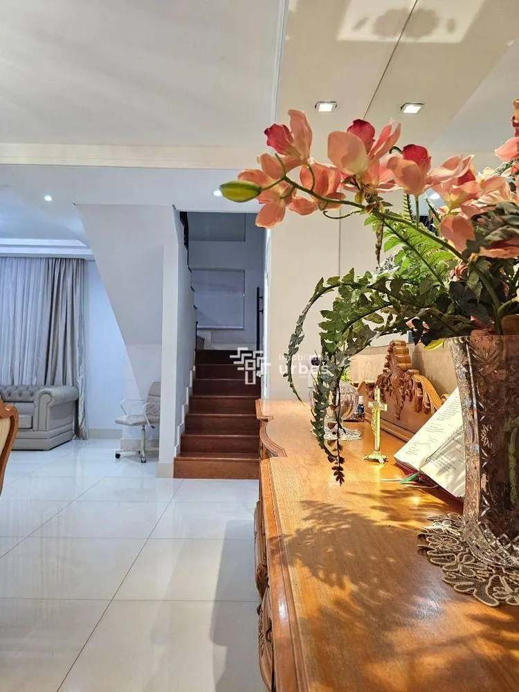 Casa, 3 quartos, 231 m² - Foto 2