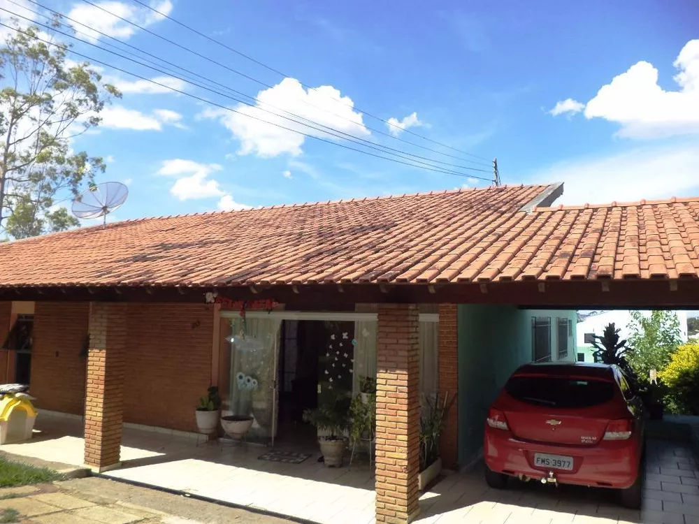 Chácara à venda com 4 quartos, 342m² - Foto 1