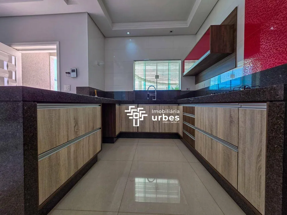 Casa, 4 quartos, 240 m² - Foto 3