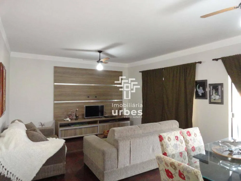 Casa, 3 quartos, 217 m² - Foto 1
