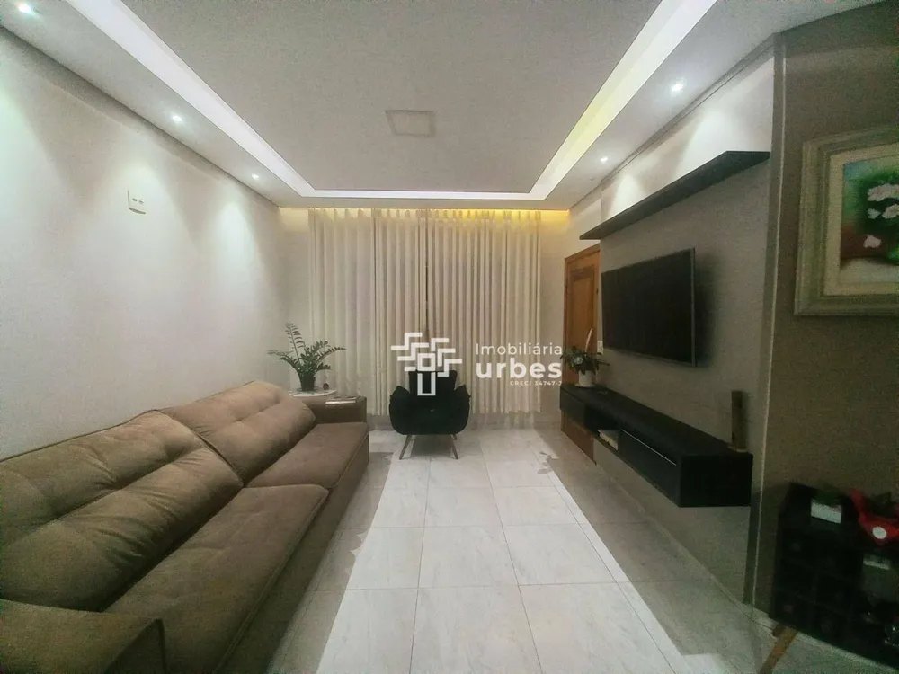 Casa, 3 quartos, 142 m² - Foto 2