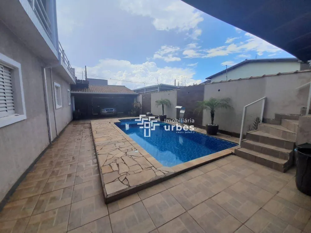 Casa, 3 quartos, 200 m² - Foto 1