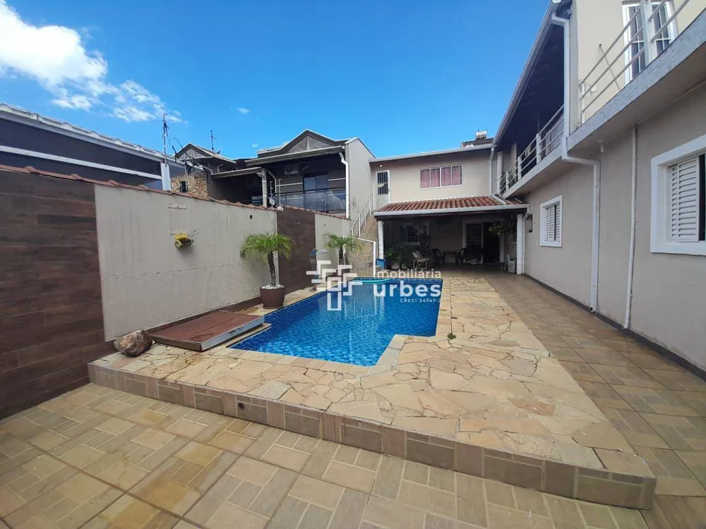 Casa, 3 quartos, 200 m² - Foto 1