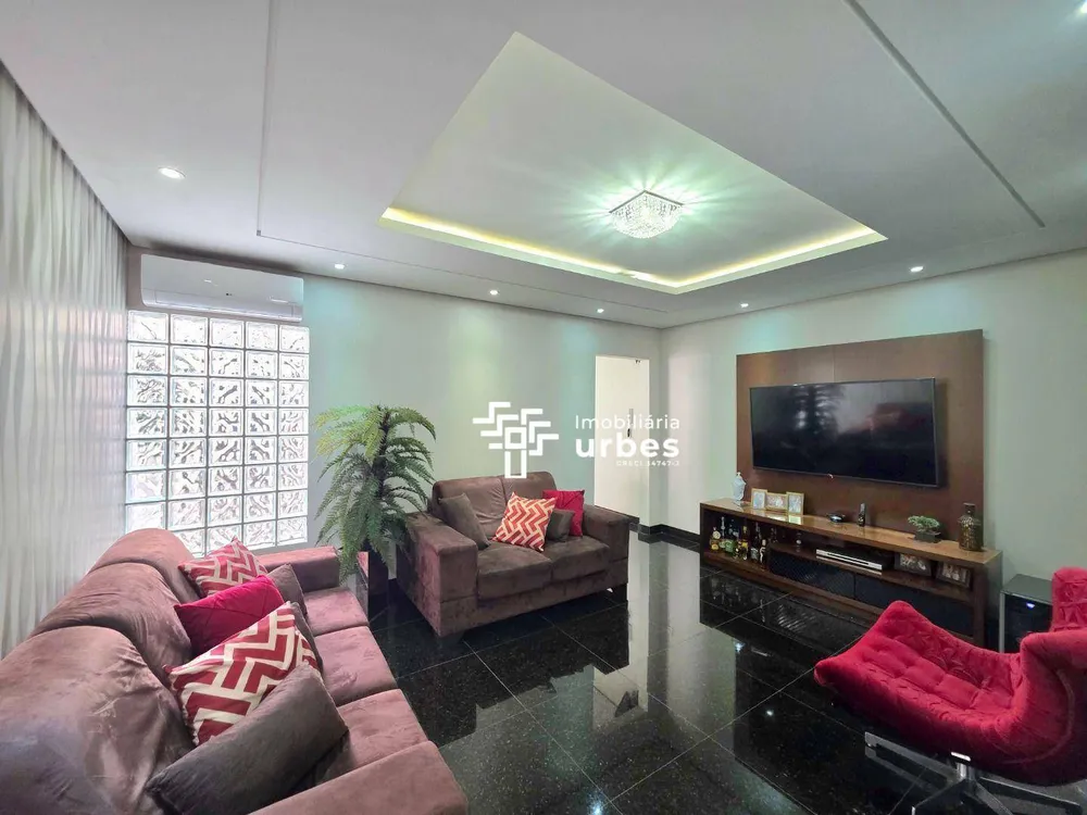 Casa, 3 quartos, 231 m² - Foto 1