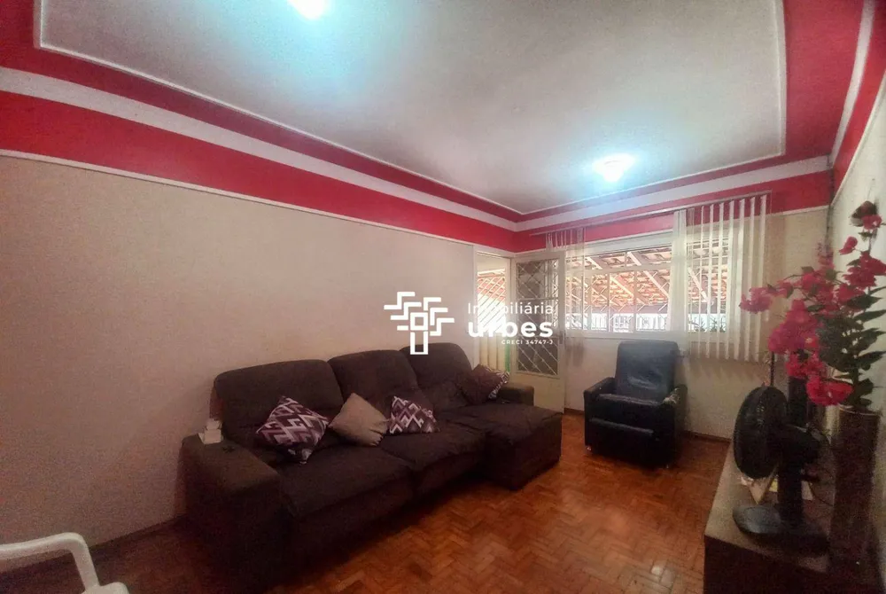 Casa, 5 quartos, 168 m² - Foto 1