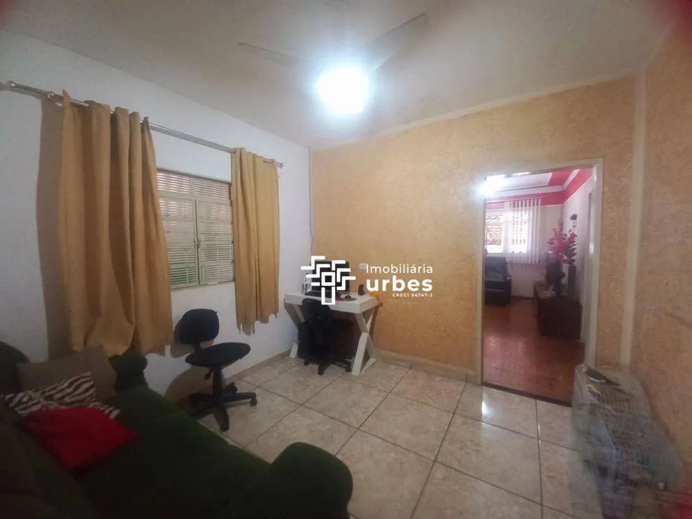 Casa, 5 quartos, 168 m² - Foto 4