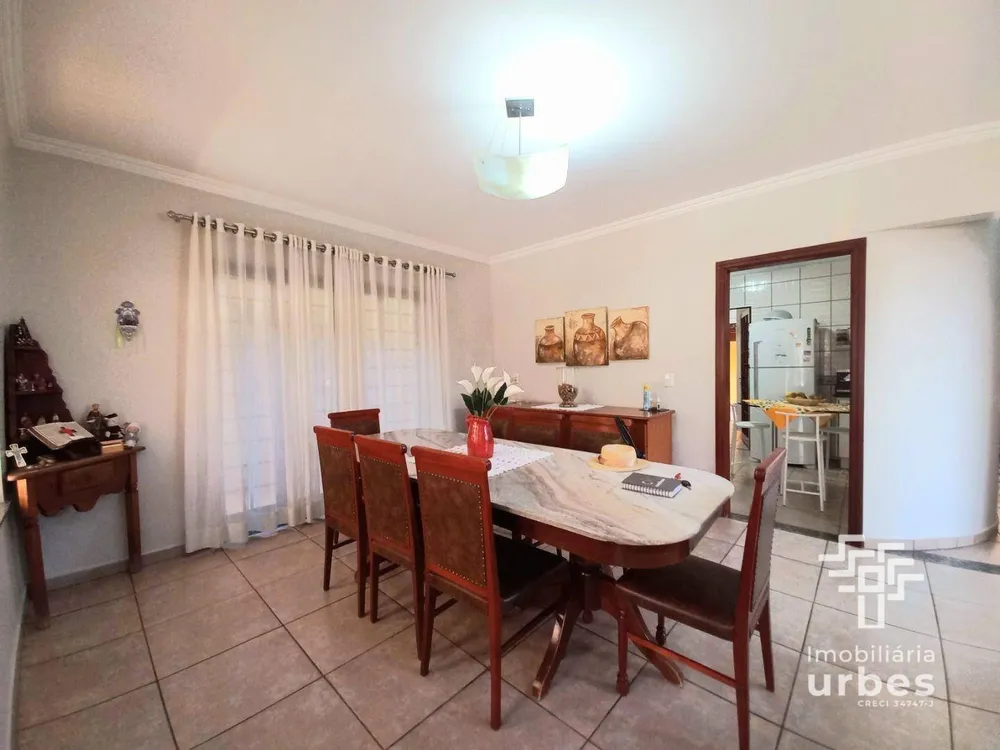 Casa, 4 quartos, 349 m² - Foto 1