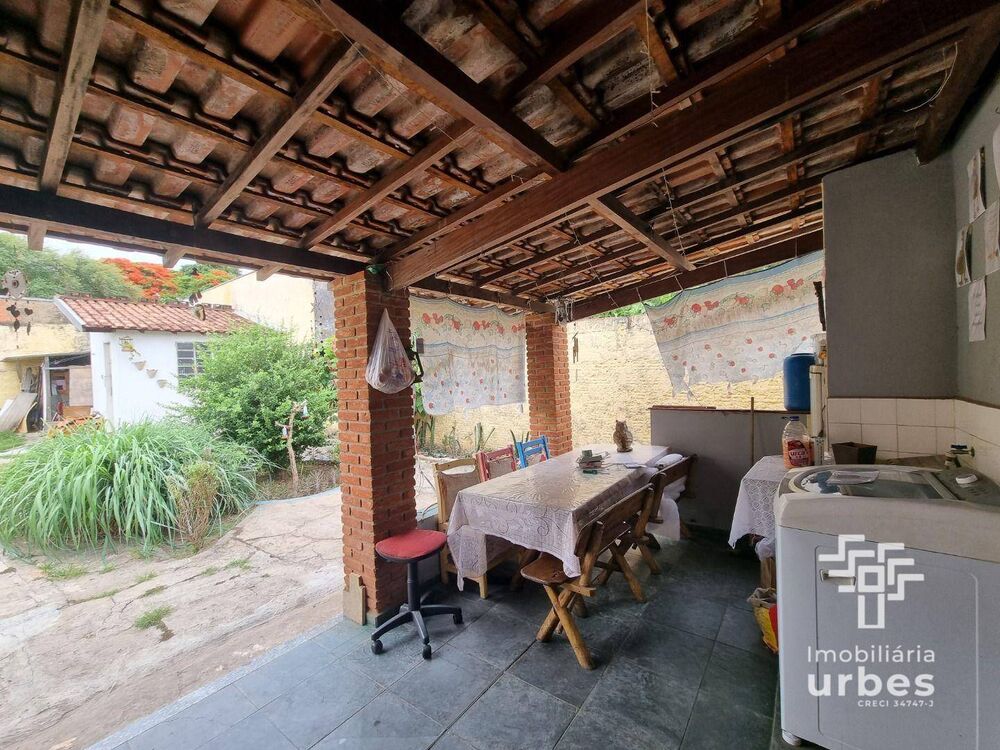 Casa à venda com 4 quartos, 110m² - Foto 4
