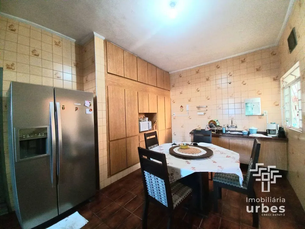 Casa, 3 quartos, 226 m² - Foto 1