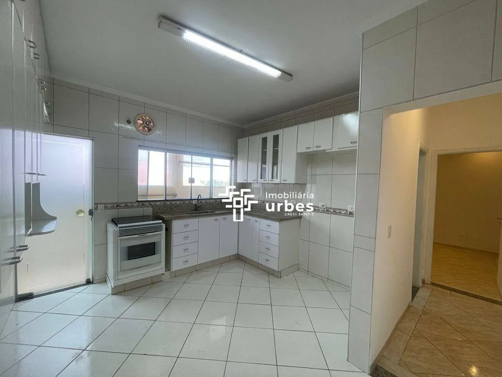 Casa, 4 quartos, 261 m² - Foto 4
