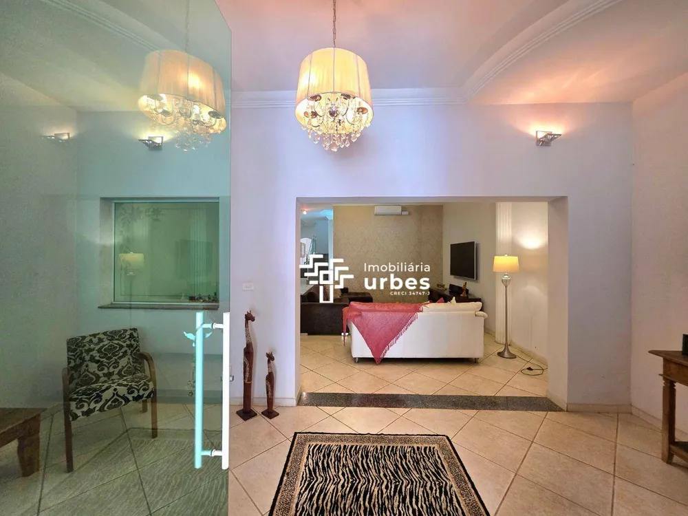 Casa, 3 quartos, 247 m² - Foto 2