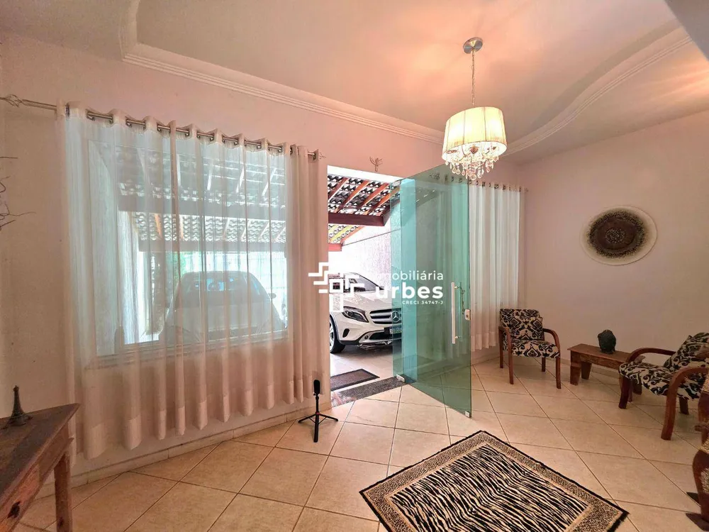 Casa, 3 quartos, 247 m² - Foto 3