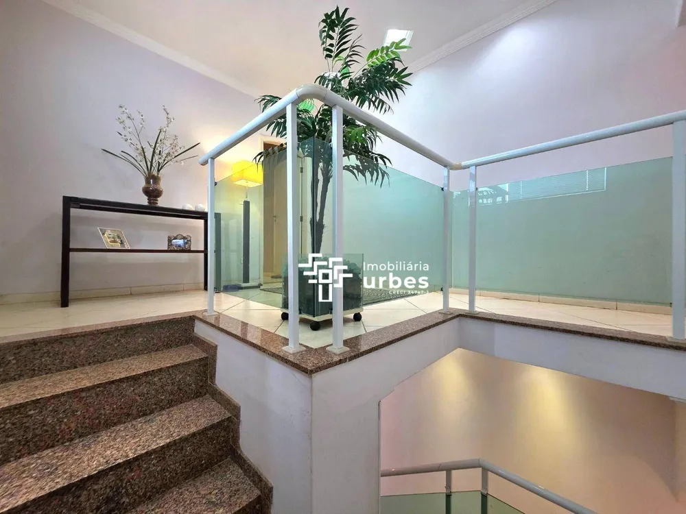 Casa, 3 quartos, 247 m² - Foto 3